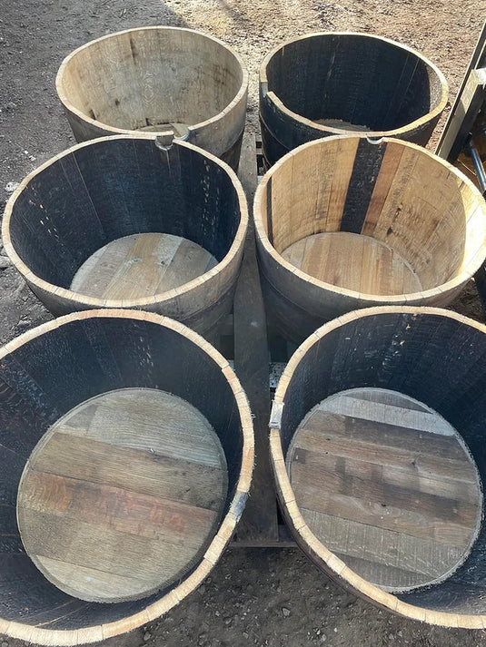 SOLID WOODEN OAK WHISKEY PLANTER (CUT OUT OF A 250L BARREL)