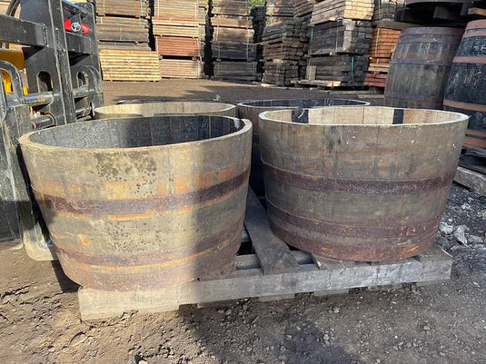 SOLID WOODEN OAK WHISKEY PLANTER (CUT OUT OF A 250L BARREL)