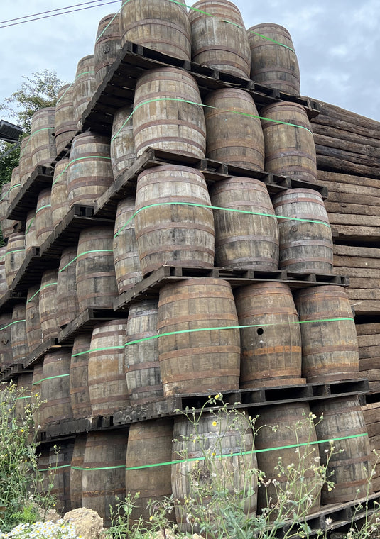 SOLID WOODEN OAK WHISKEY BARREL, 40 GALLONS (185 LITRES)
