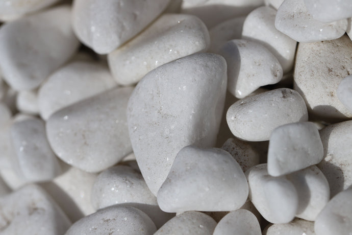 Pearl White Shimmering Pebbles 10-25mm - Small Bags