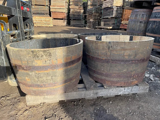 SOLID WOODEN OAK WHISKEY PLANTER (CUT OUT OF A 185L BARREL)